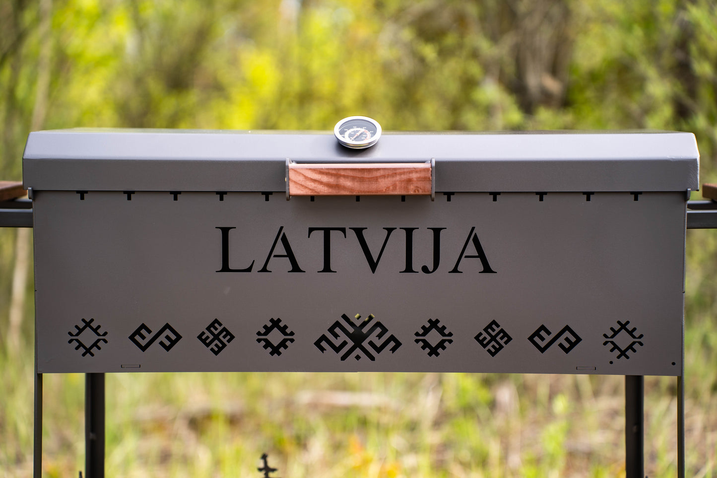 Grilis su latviškais raštais 70x30cm