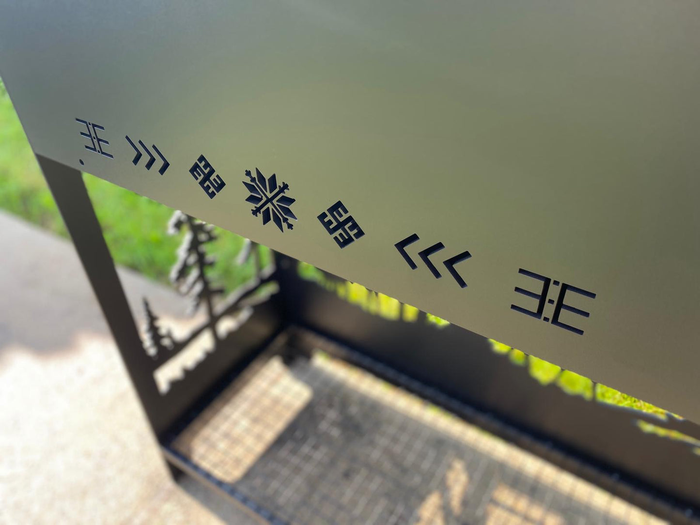 Grils ar Latvju rakstiem un briežu simboliku 70x30cm